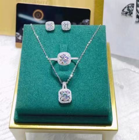 European And American Fashion Jewelry Necklaces Earrings And Rings